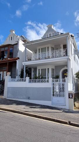 Luxury Victorian House w/ Spectacular Roof Terrace