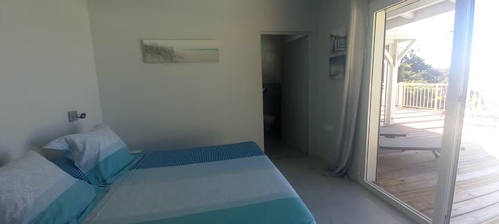 Suite principal con cama de 160 y cuarto de baño + inodoro  privado