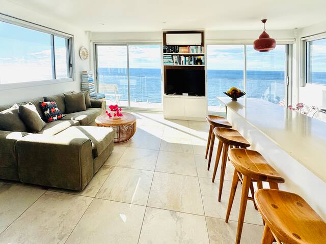 Bondi Beach Absolute Oceanfront Stunning Views