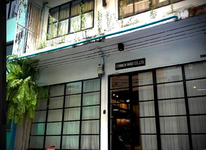 Beautiful Super Modern Gigantic Designer Home gallery image 4