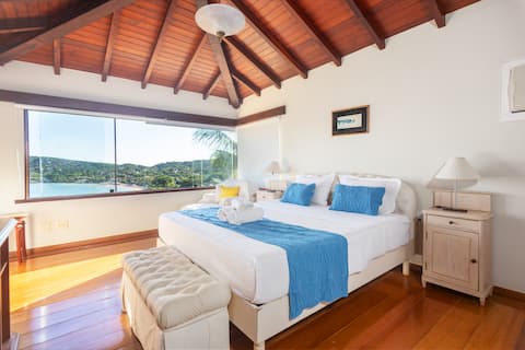 Luxury • 150m to Sea • 5 Suites • 2 Pools • Sauna