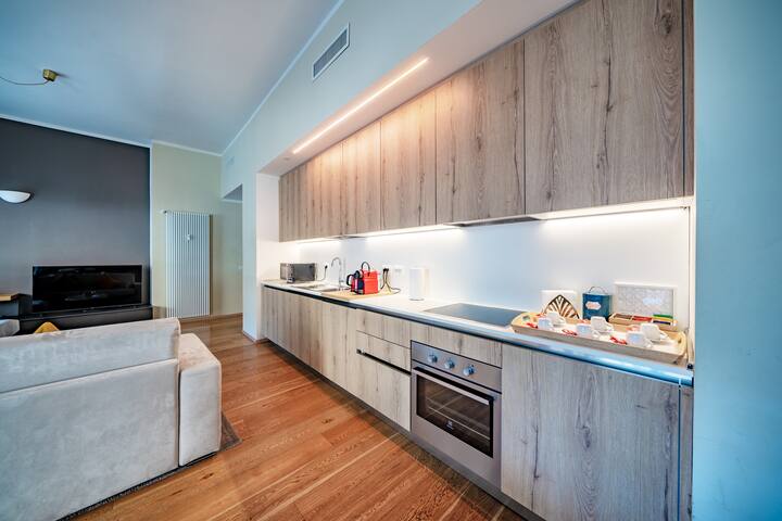 Stunning 4 Bedrooms, 10 Guests – Duomo District gallery image 4