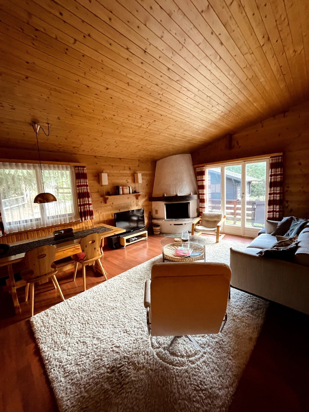 Popular Airbnb listing: Mountain View Retreat Serene live in Niedergrächen in Grächen