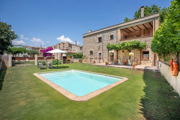 Cal Ferrer Pujol, Alt Empodà. Cerca de Figueres