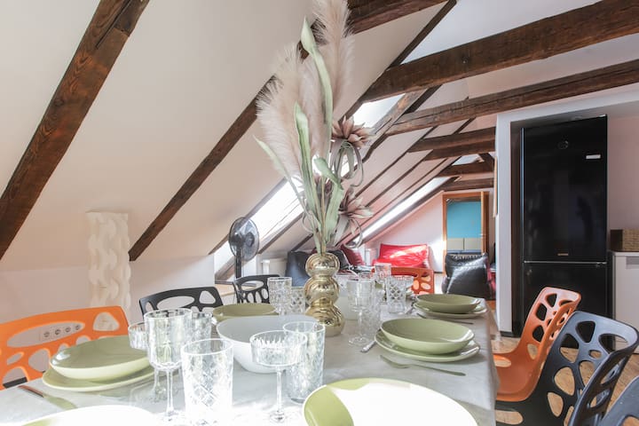 Penthouse Apartment with 4 bedrooms in Old Town