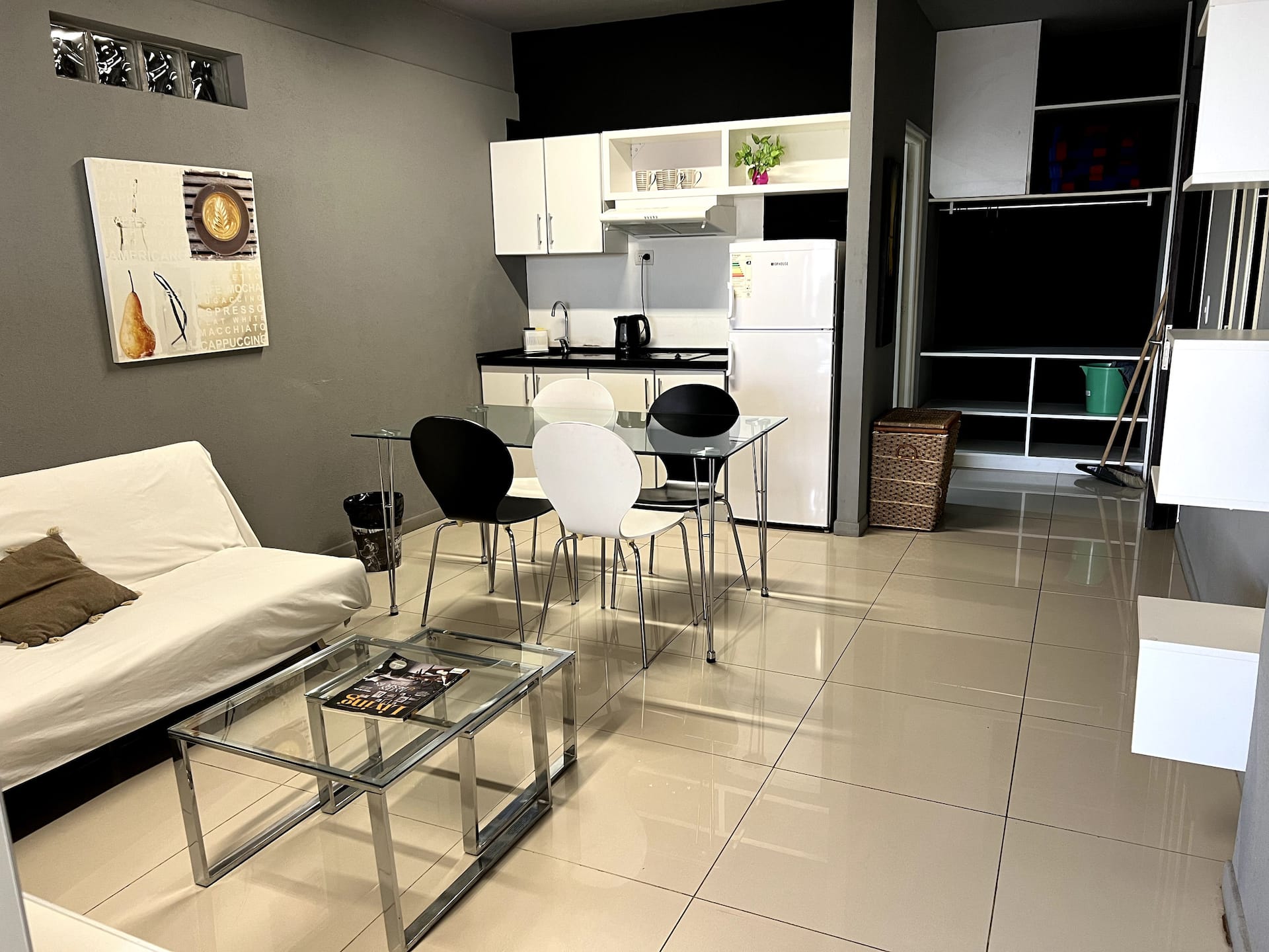 103 Available apartment for 2 or 3 people in Av 9 de Julio
