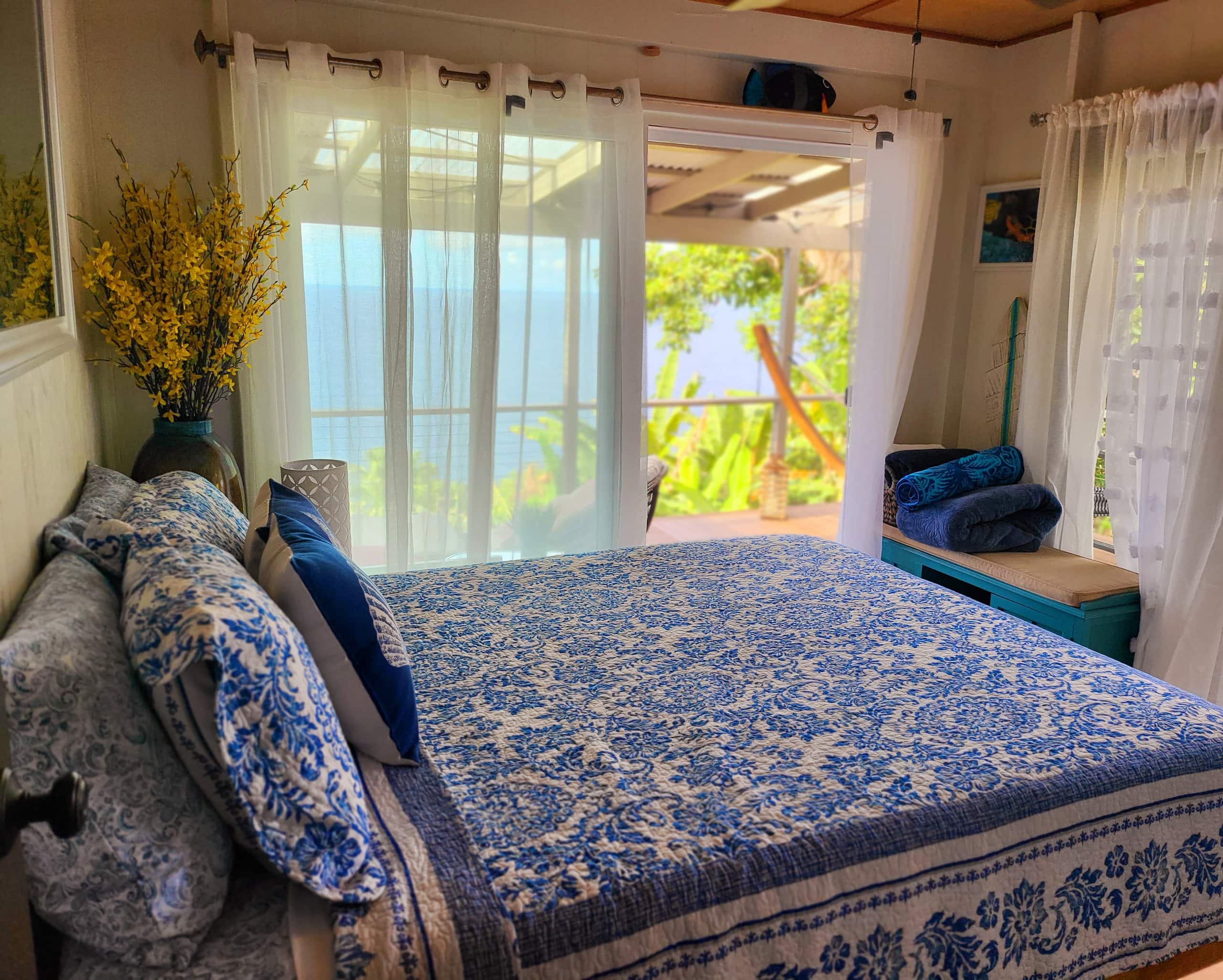 Home in Laupahoehoe · ★4.94 · 2 bedrooms · 2 beds · 1.5 baths - Photo 15