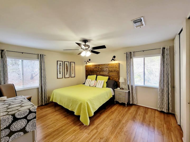 Hlavná spálňa s manželskou posteľou King na