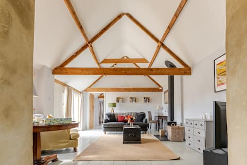 Top Airbnb: The Potting Shed, Luxury Barn Conversion in Somerset