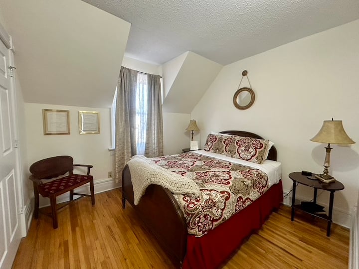 Gold Room--Second Level