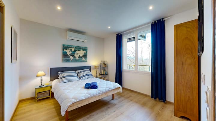 1 lit double attenante à la salle d'eau