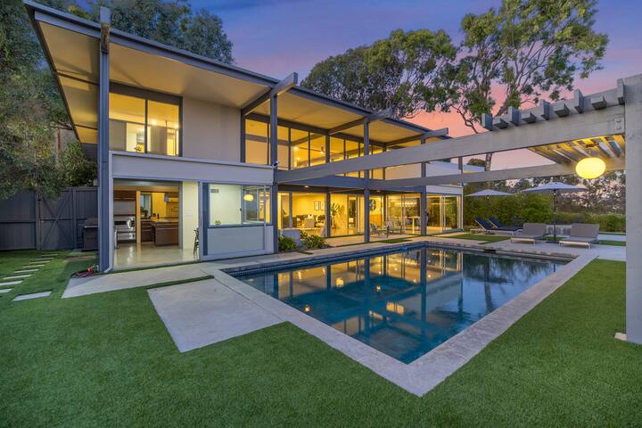 Beverly Hills Villa with Pool and Amazing Views gallery image 2