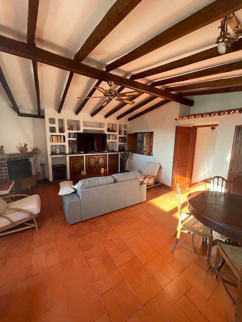 Popular Airbnb listing: Villa Lizete - First Floor in Loulé (São Sebastião)