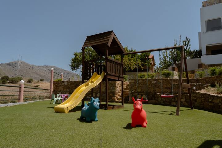 Superb villa,with amazing seaviews ,10min to town! gallery image 5