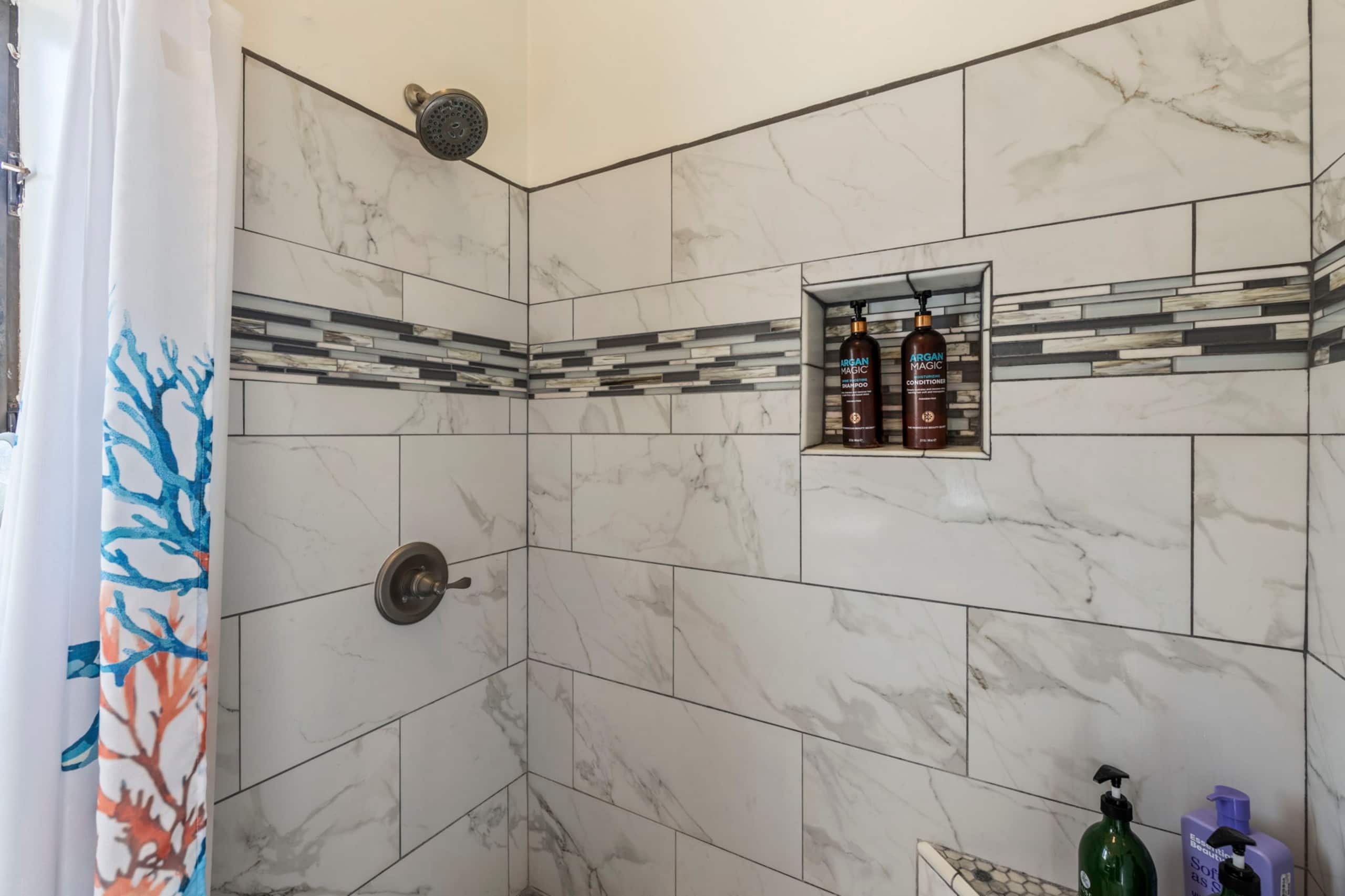 Condo in Lahaina · ★4.97 · 1 bedroom · 1 bed · 1 bath - Image 16