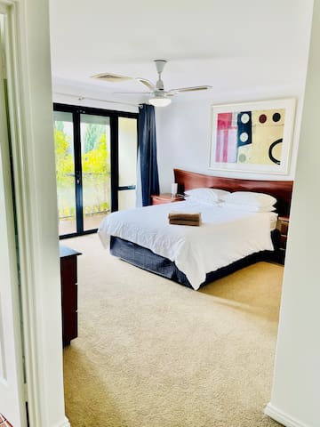 3 bed 3 bath – Super Spacious Villa