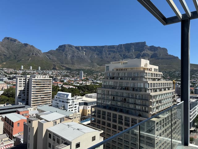 Table Mountain and Sea view 2 bedrooms luxury