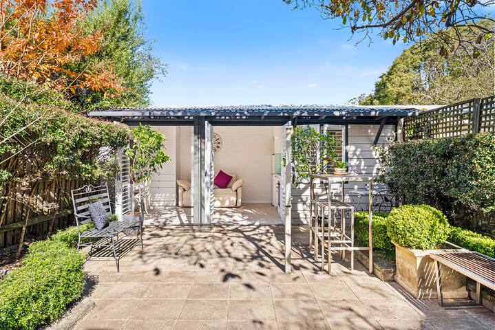 Beautiful home in heart of Mosman &stroll to beach gallery image 5