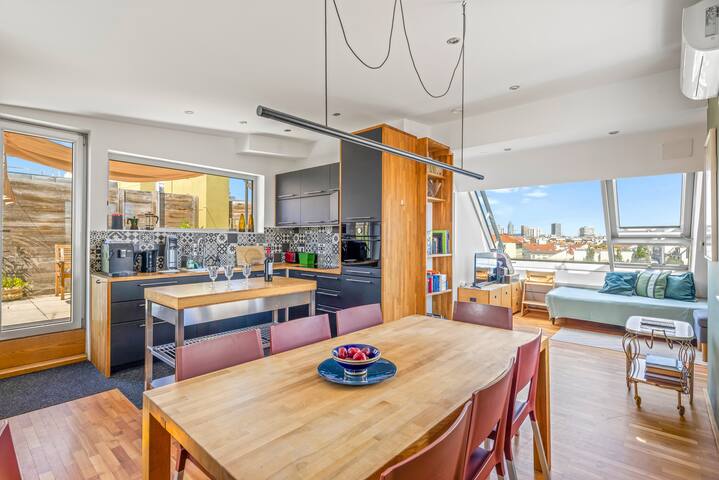 Panoramic city view, Loft next to city centre 2 gallery image 3