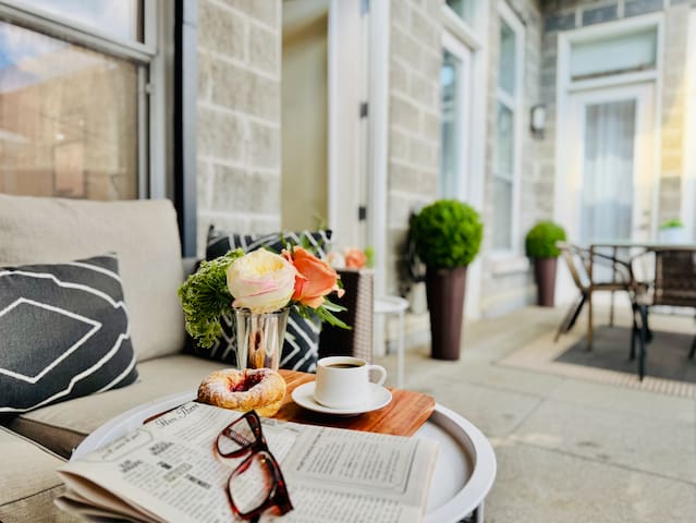 Old Town Modern | Private Terrace + Parking gallery image 2