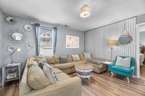 Popular Airbnb listing: Cozy Cottage in Hip Neighborhd- 10 mins to DWTN in West Nashville