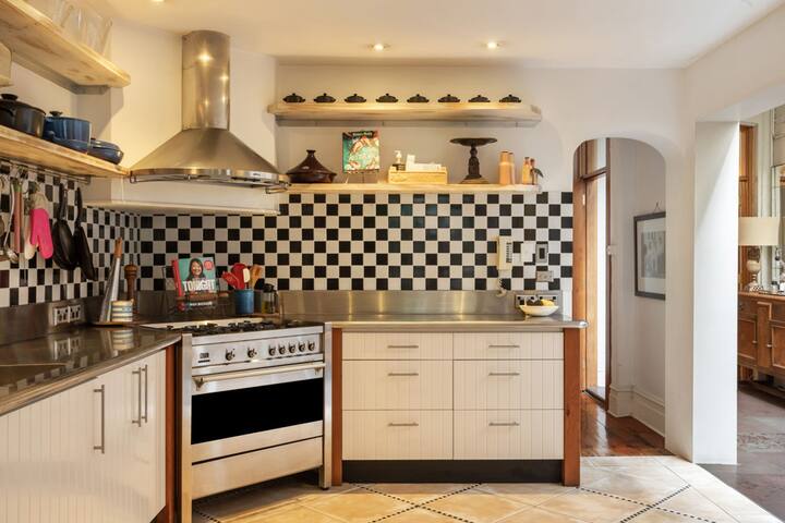 Grand Darlinghurst Tce- Live like a local gallery image 5