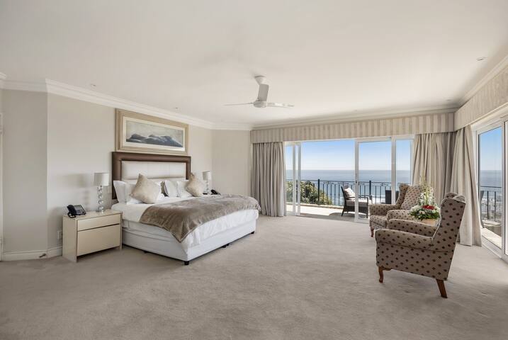 The Fabulous ‘ Villa Stanleon ’ in Bantry Bay LUX gallery image 2