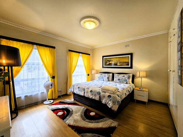 Walters Lane Luxury Mainhouse – No loadshedding gallery image 4