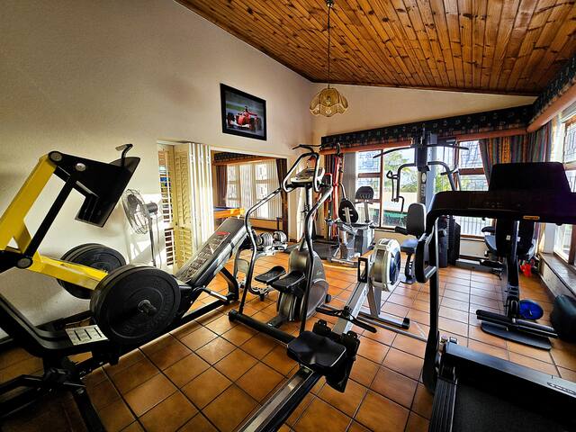 Walters Lane Luxury Mainhouse – No loadshedding gallery image 5