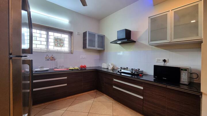 Full kitchen 1 image 1