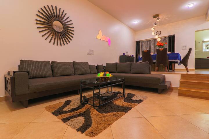 Living room 1 image 2