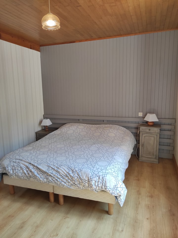 带模块化床的2号房 