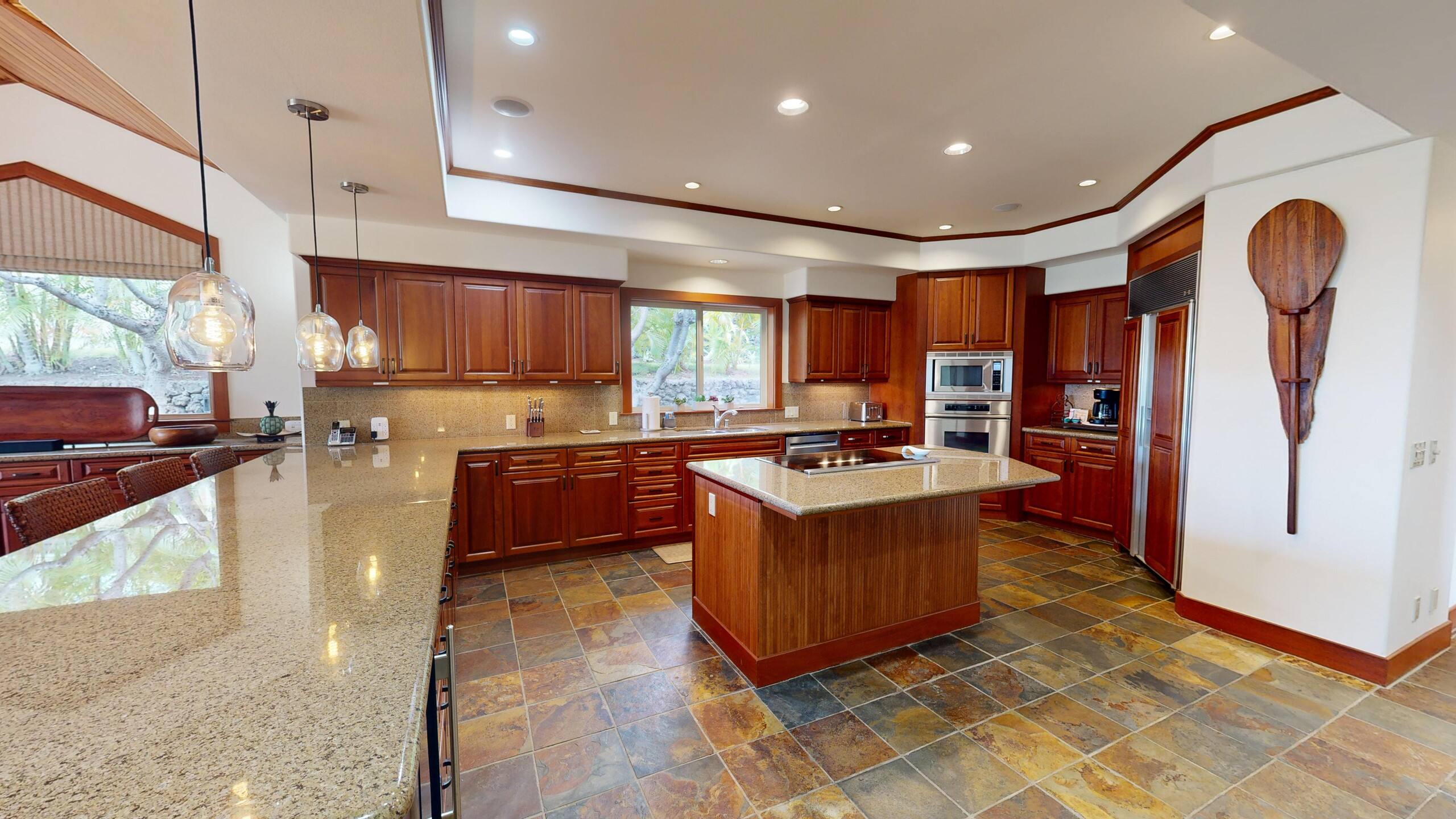 Home in Waimea · ★4.8 · 4 bedrooms · 8 beds · 3.5 baths - Image 3