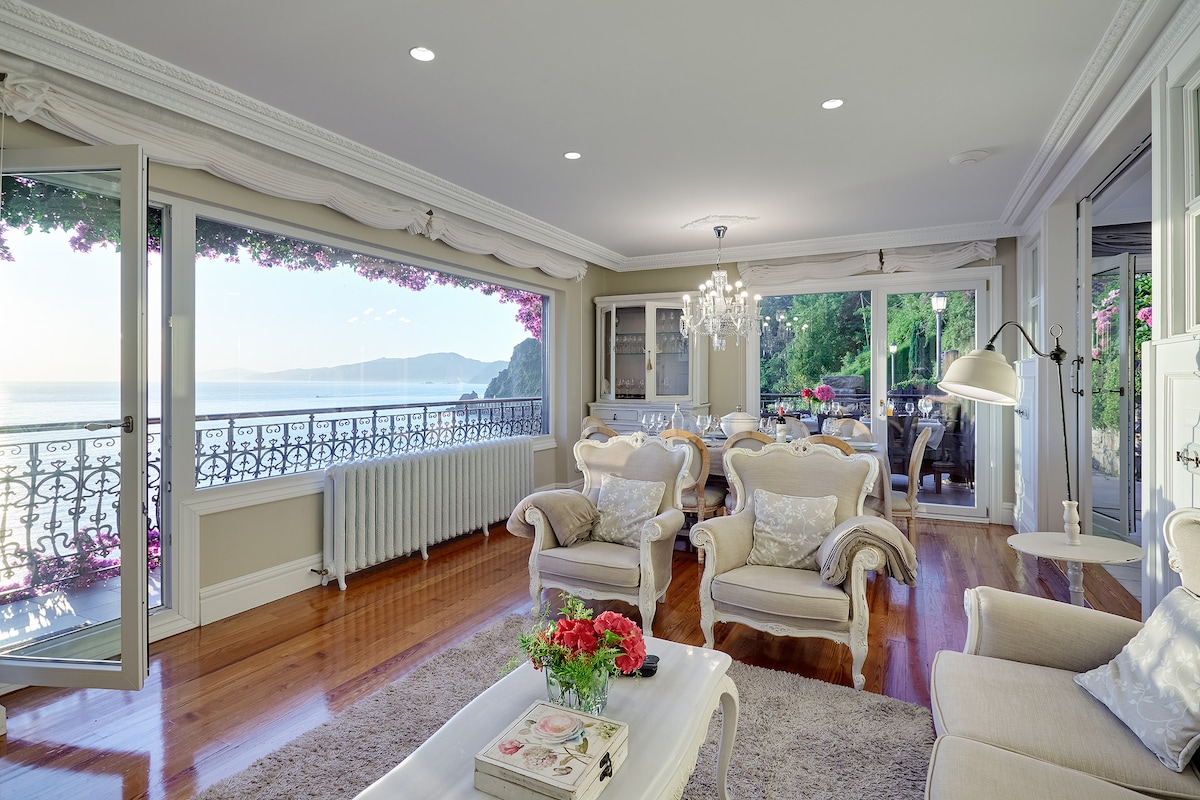 Top performing Airbnb: Magnificient Villa seafront San Sebastian in Gipuzkoa