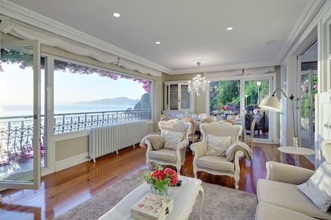 Top performing Airbnb: Magnificient Villa seafront San Sebastian in Euskadi
