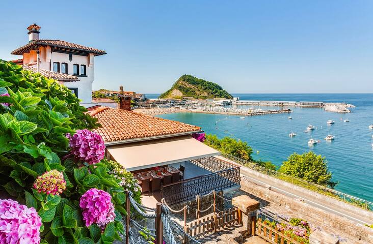 Magnificient Villa seafront San Sebastian