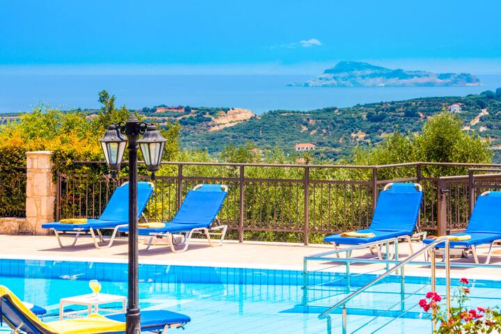 5′ to Beach / 9 BR / Sleeps 22 / 2 Pools / Gym gallery image 5