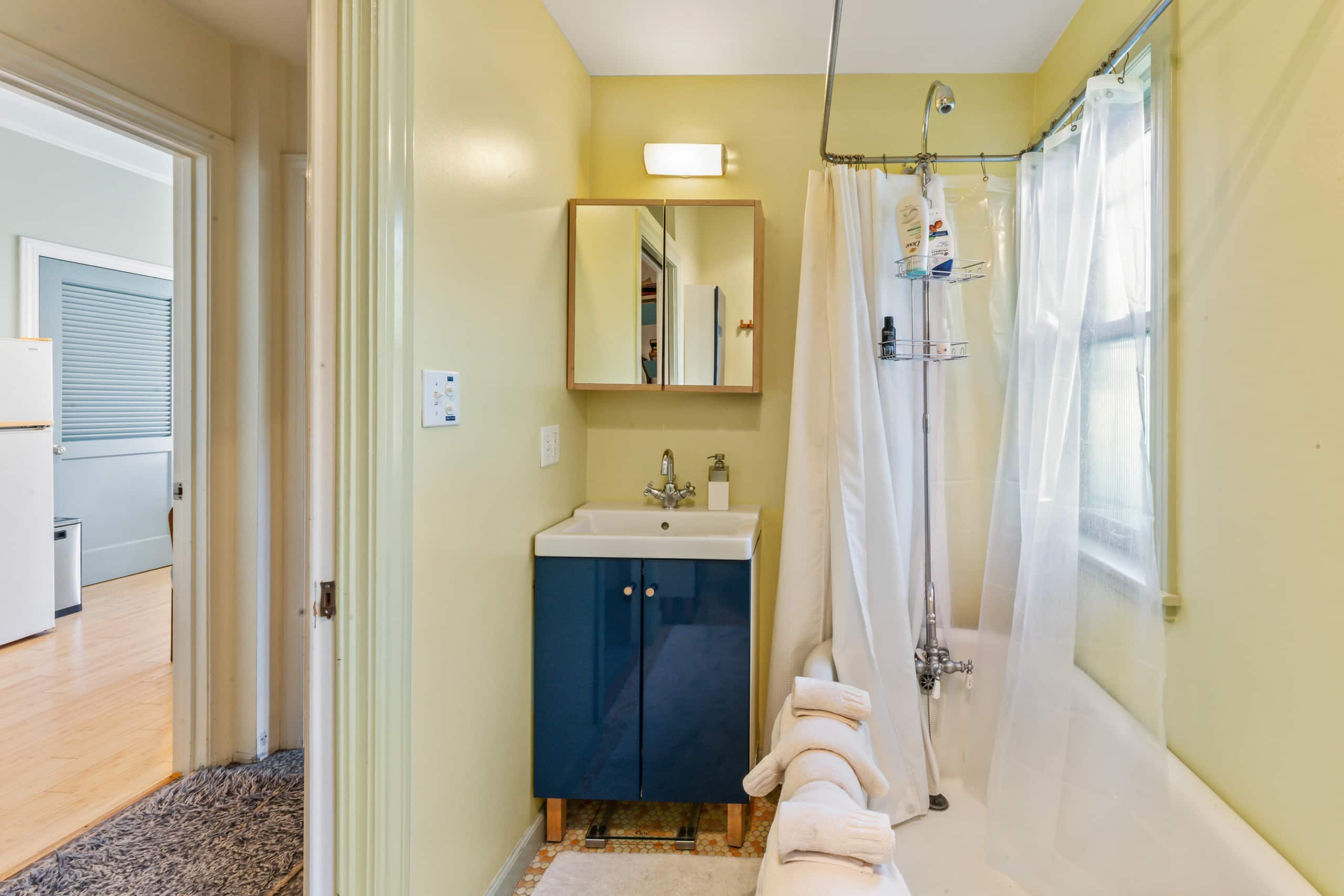 Stylish Garden Suite with a  dash of Vintage - Image 8