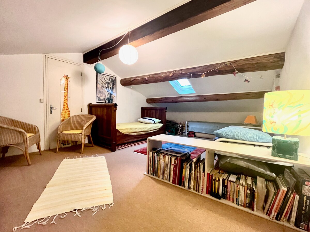 儿童宿舍，配备90张床