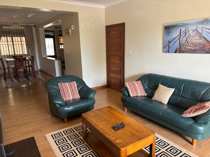Three-bedroom Spacious Lakeside Apartment - Kampala