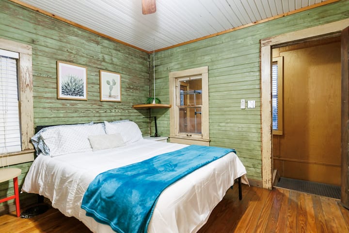 Indulge in a restful night's sleep with a queen bed, providing ample space and comfort for a rejuvenating stay.