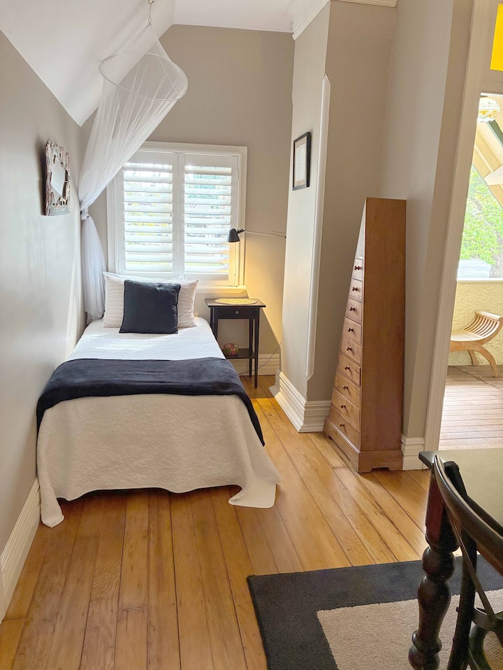 غرفة النوم 2