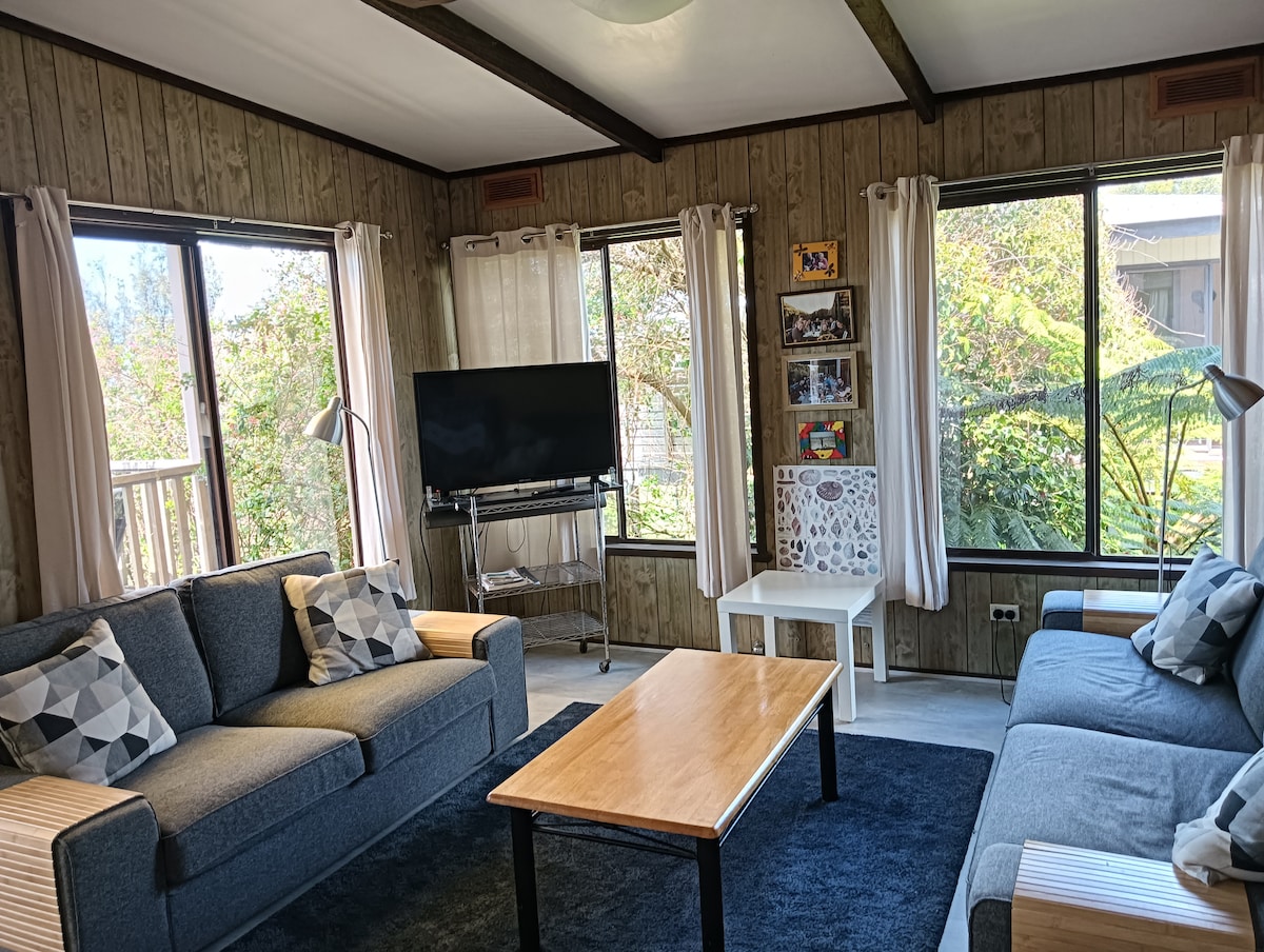 Top Airbnb: Smiths Beach Weekender: Serenity, Surf, Chill. in Smiths Beach