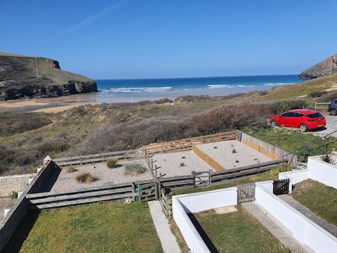 Sea Gem on the beach at Mawgan Porth