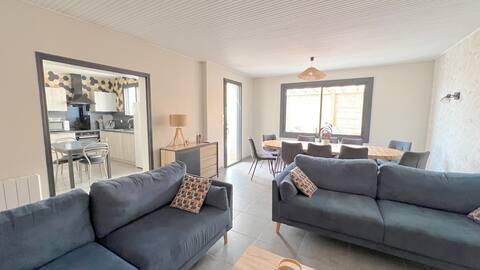 Top Airbnb: House "L'Océane" - LocaJard - All Comfort in Jard Sur Mer