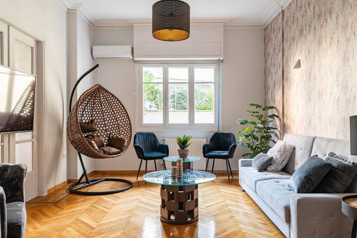 Huge 165sq Apt w/5BDR, 2&halfBath-1min toAcropolis