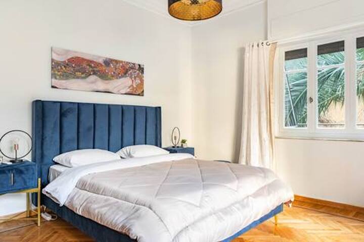 Huge 165sq Apt w/5BDR, 2&halfBath-1min toAcropolis gallery image 4