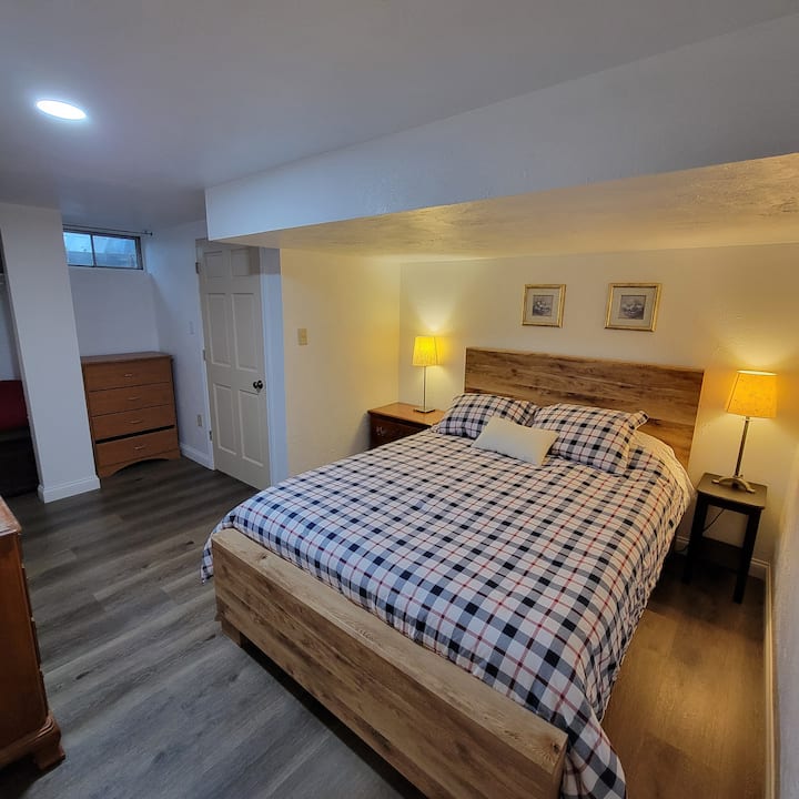 Спалня в сутерен 4