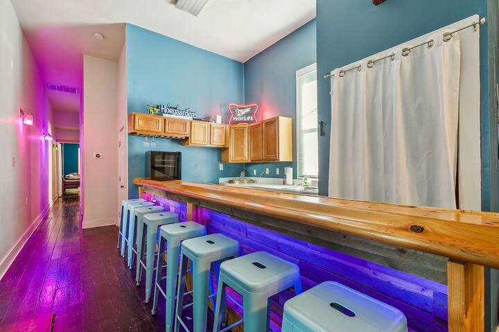 Large Bywater Bar House gallery image 4