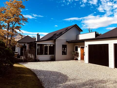 Arrowtown Alpine Retreat - Sleeps 10